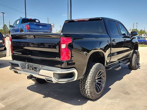 Used 2019 Chevrolet Silverado 1500 LT w/ Convenience Package AWD/4WD image 3