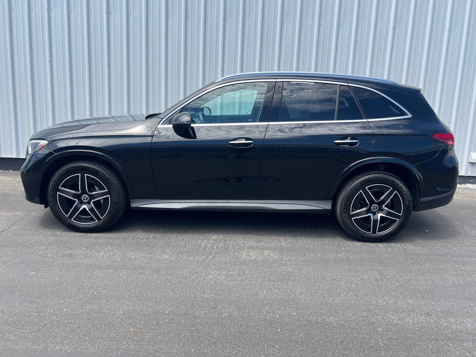 Used 2026 Mercedes-Benz GLC 300 4MATIC image 3