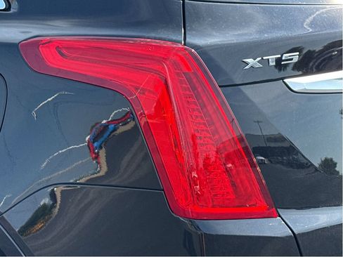 Used 2018 Cadillac XT5 Premium Luxury FWD image 6