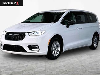 Used 2024 Chrysler Pacifica Touring-L FWD video 1