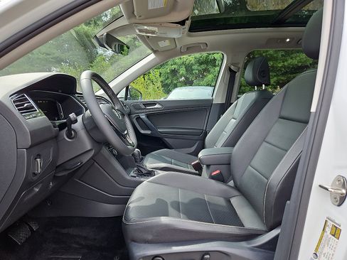 Used 2021 Volkswagen Tiguan SEL w/ 3rd Row Seat Package image 14