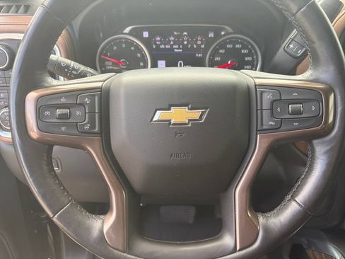 Used 2019 Chevrolet Silverado 1500 High Country w/ Technology Package AWD/4WD image 7