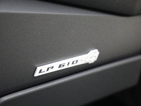 Used 2024 Lamborghini Huracan Sterrato image 19