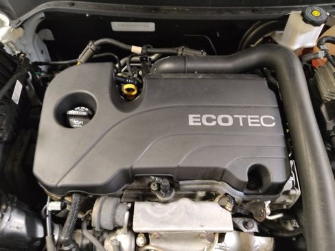 Used 2018 Chevrolet Equinox LT image 30