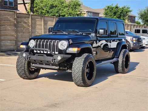 Used 2020 Jeep Wrangler Unlimited Sahara AWD/4WD image 11