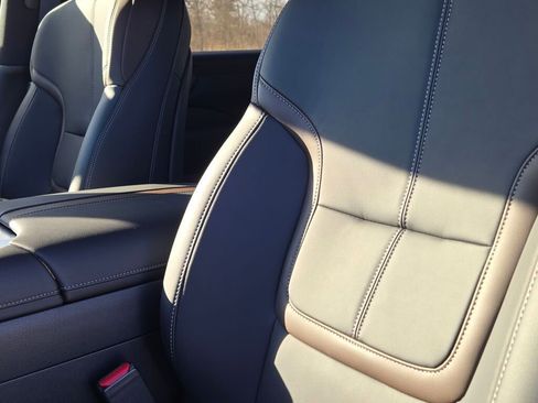 New 2026 Nissan Armada SL w/ Captain's Chari Seat Package image 24