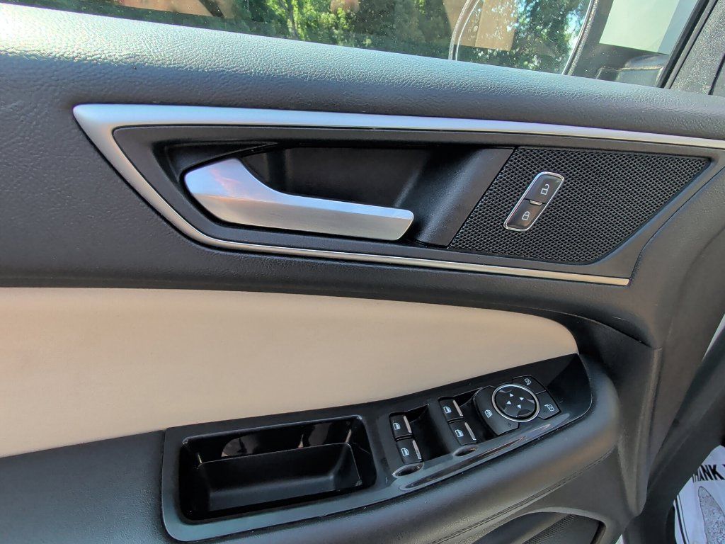 Used 2017 Ford Edge SEL w/ Equipment Group 201A AWD/4WD image 12