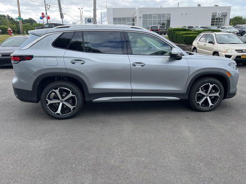 New 2025 Volkswagen Tiguan SE image 5