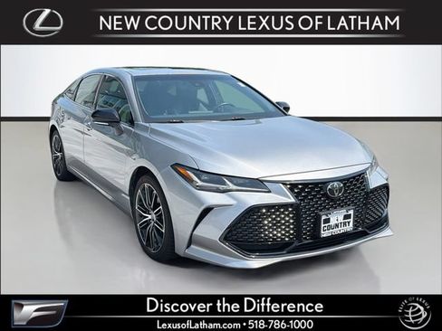 Used 2022 Toyota Avalon Touring w/ Carpet Mat Package (TMS) FWD image 1
