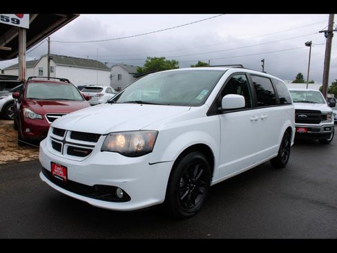 Used 2019 Dodge Grand Caravan GT FWD image 1