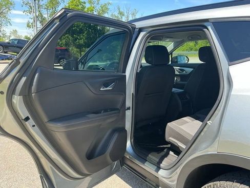 Used 2024 Chevrolet Blazer LT w/ Convenience Package FWD image 16