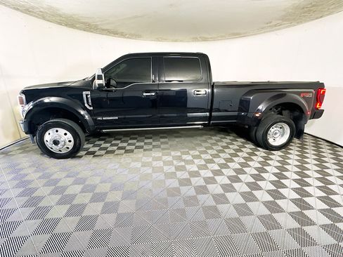 Used 2022 Ford F450 Platinum w/ FX4 Off-Road Package AWD/4WD image 6