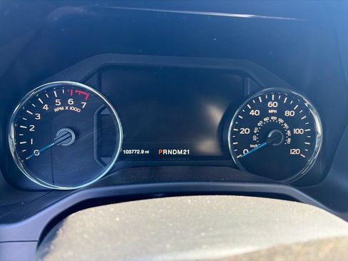 Used 2015 Ford F150 Platinum w/ Equipment Group 701A Luxury AWD/4WD image 14