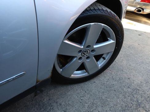 Used 2009 Volkswagen Passat Komfort image 8
