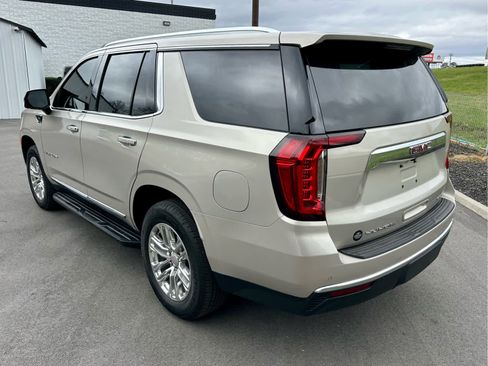 Used 2023 GMC Yukon SLT w/ SLT Premium Package image 7