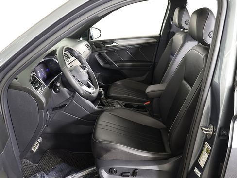 Used 2022 Volkswagen Tiguan SE R-Line image 29