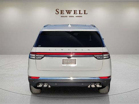 Used 2022 Lincoln Aviator Reserve image 4