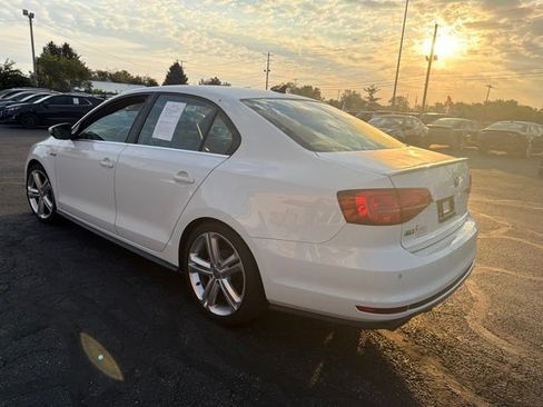 Used 2017 Volkswagen Jetta GLI FWD image 5