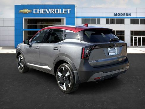 Used 2025 Nissan Kicks SR w/ Illumination Package image 3