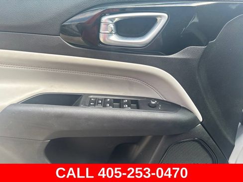 Used 2025 Jeep Compass Limited AWD/4WD image 9
