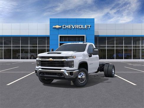 New 2026 Chevrolet Silverado 3500 LT w/ Convenience Package image 8