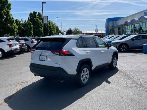 Used 2025 Toyota RAV4 LE AWD/4WD image 5