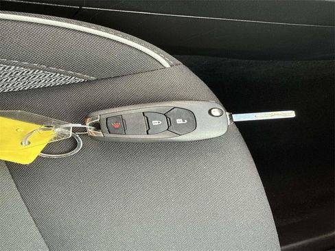 Used 2023 Chevrolet TrailBlazer LS image 32