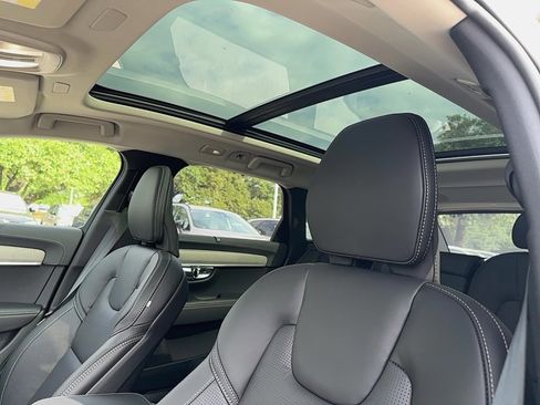 New 2025 Volvo V90 B6 Cross Country Ultra w/ Protection Package Premier image 14