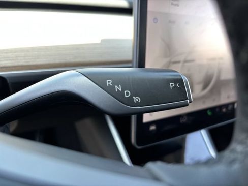 Used 2021 Tesla Model Y Long Range AWD/4WD image 26