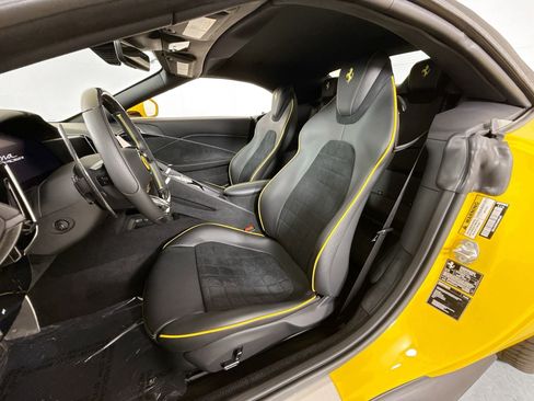 Certified 2025 Ferrari Roma Spider RWD image 74