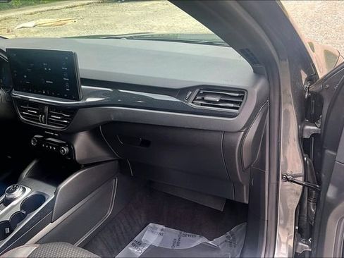 Used 2024 Ford Escape ST-Line w/ Tech Pack #1 AWD/4WD image 16