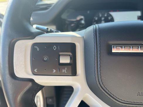 Used 2022 Land Rover Defender 110 X-Dynamic HSE image 31