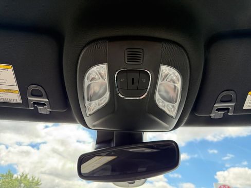 Used 2024 Jeep Compass Latitude AWD/4WD image 39