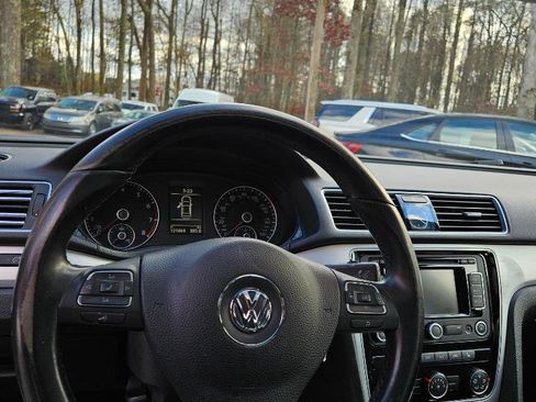 Used 2013 Volkswagen Passat 2.5 SE image 18