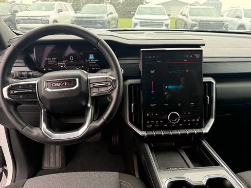 Used 2025 GMC Acadia Elevation image 13