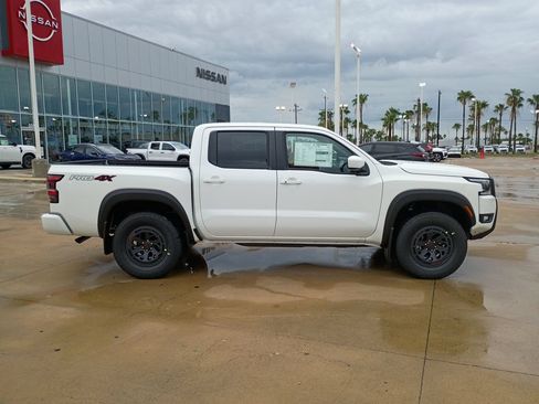 New 2026 Nissan Frontier PRO-4X w/ Tow Package AWD/4WD image 6