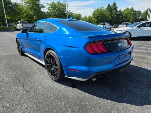 Used 2021 Ford Mustang GT RWD image 3