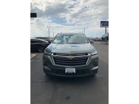 Used 2023 Chevrolet Traverse LT w/ LPO, Floor Liner Package AWD/4WD image 3