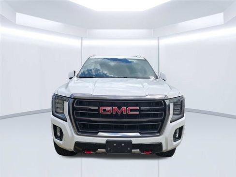 Used 2024 GMC Yukon XL AT4 w/ Technology Package AWD/4WD image 4