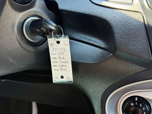 Used 2015 Ford Fiesta SE image 29