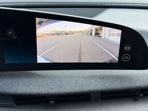 Used 2024 Lucid Air Pure RWD image 18