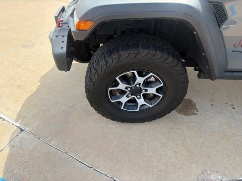 Used 2022 Jeep Wrangler Unlimited Rubicon w/ Steel Bumper Group AWD/4WD image 14
