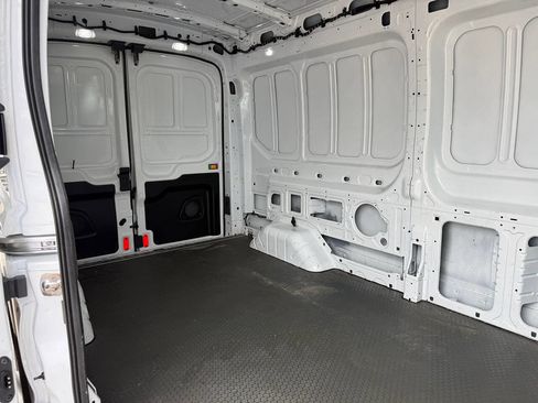 Used 2020 Ford Transit 250 Medium Roof AWD image 25