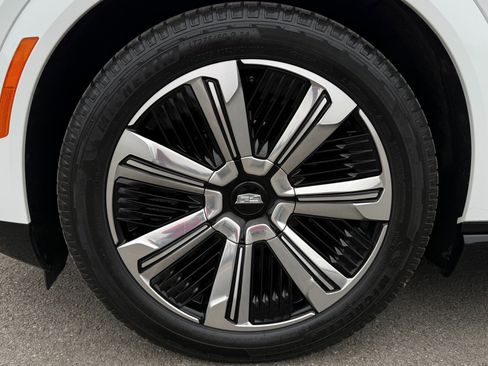 Used 2025 Cadillac Escalade IQ Luxury 2 image 70