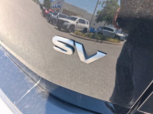 Used 2024 Nissan Rogue SV FWD image 8
