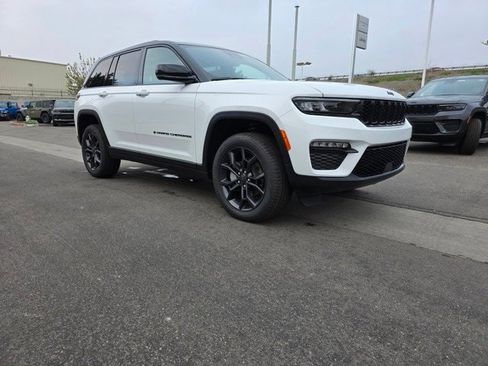 New 2025 Jeep Grand Cherokee Limited image 9