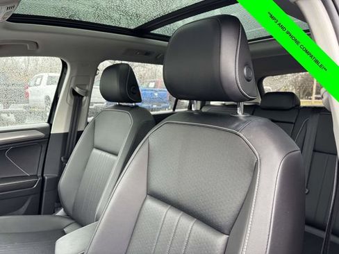 Used 2022 Volkswagen Tiguan SE image 5
