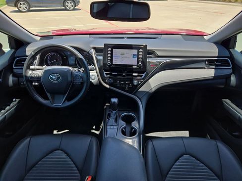Used 2022 Toyota Camry SE w/ Convenience Package FWD image 13