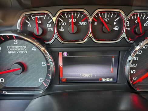 Used 2014 GMC Sierra 1500 SLT w/ All-Terrain Package AWD/4WD image 24
