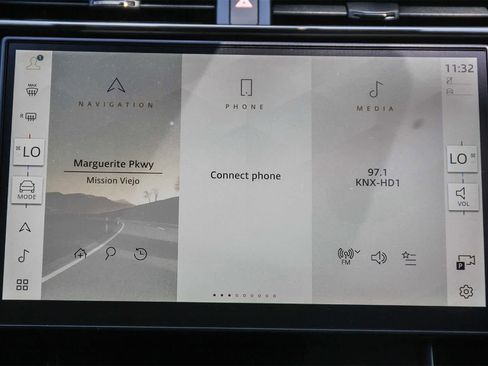 New 2026 Land Rover Range Rover Velar Dynamic SE image 13